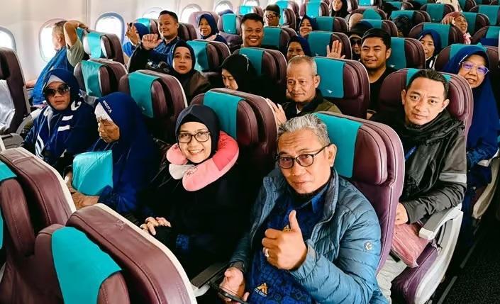 400 Guru TPQ Jombang dan Mojokerto Berangkat Umrah dengan Harga Terjangkau