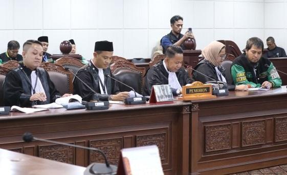 Mulai Sidang. UU Penyelenggaraan Haji dan Umrah Diuji AMPHURI ke MK