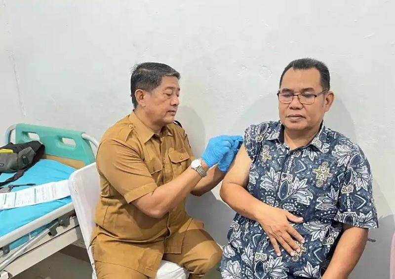 Dinas Kesehatan Beri Suntikan 3 Jenis Vaksin untuk 1.364 Jemaah Haji Pekanbaru