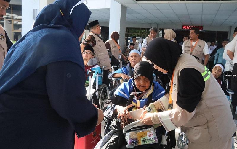 Kemenhaj Riau Minta Jemaah Jaga Kesehatan, Delapan Sakit dan Tertunda Berangkat