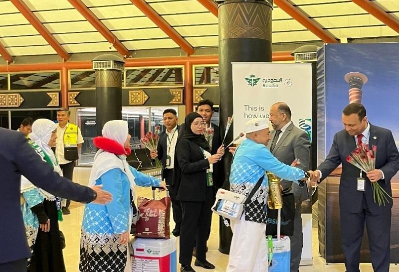 Penerbangan Kloter Perdana Bekasi Tiba, 444 Jemaah JKS-01 Mendarat Bandara Internasional Soekarno-Hatta