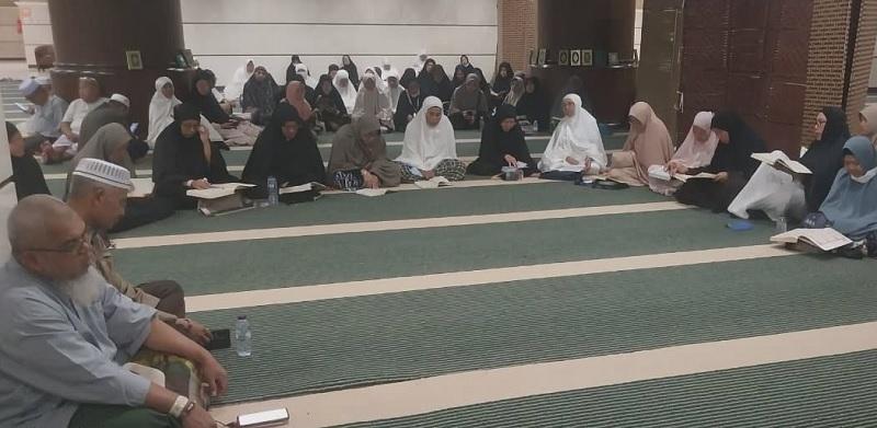 Jelang Kembali ke Riau, Jemaah Kloter BTH 10 Khatam Al-Qur’an dan Gelar Doa Bersama
