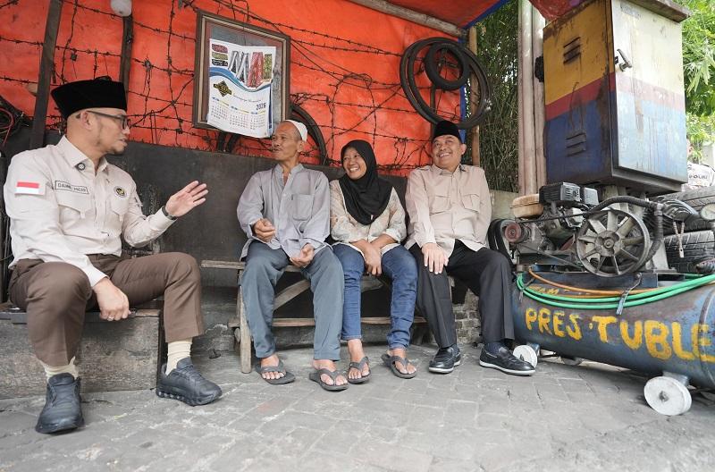 Kisah Haji Sulaji, Tukang Tambal Ban Asal Semarang yang Dapat Bantuan UEA