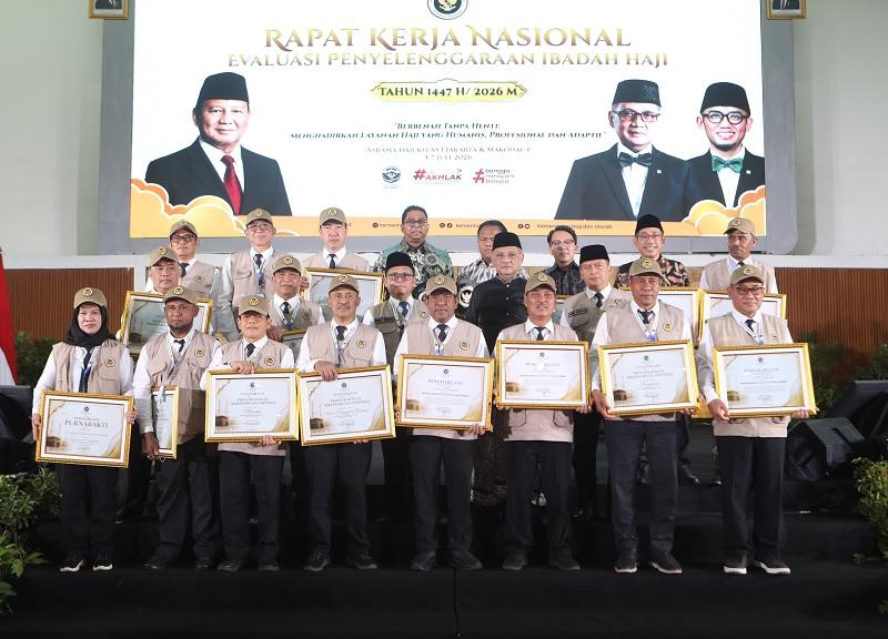 Tahapan Berakhir, Kemenhaj Beri Penghargaan Insan dan Mitra Terbaik Penyelenggaraan Haji