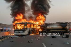 Breaking News: Bus Jamaah Umroh Tabrak Truk Tanki di Madinah, 45 Orang Meninggal Terbakar