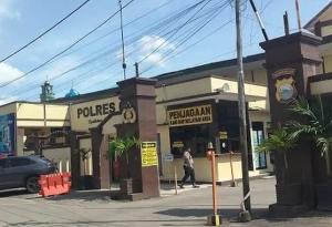 Jadi Tersangka Penipuan Haji dan Umrah, Suami Istri Dijemput Paksa di Malang