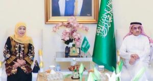 Bertemu Dubes Saudi, Gubernur Jatim Khofifah Harap Saudi Aman Jelang Pelaksanaan Haji
