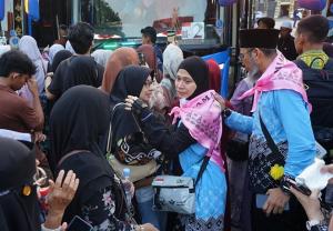 Jemaah Haji Riau Mulai Diberangkatkan ke Tanah Suci, Kloter Pertama 438 JCH Pekanbaru