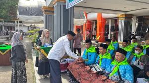 Jemaah Haji Asal Inhu Menuju Batam, Wakil Bupati Lepas 43 Jemaah Kloter 11