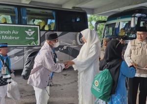 Jemaah Kloter BTH 11 Tiba di Tanah Air Gunakan Saudi Airlines, Wakil Bupati Inhil Ucapkan Syukur